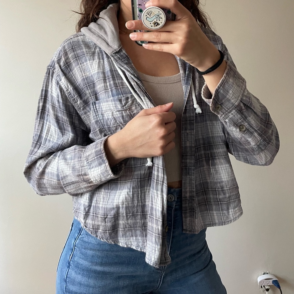 American Eagle Cropped Plaid Button Up Hoodie
